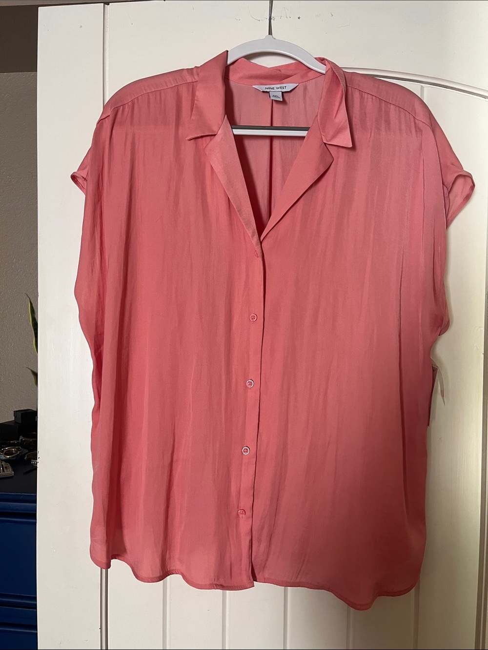 Nine West Coral Button-Front Short Sleeve Blouse/New w/tags